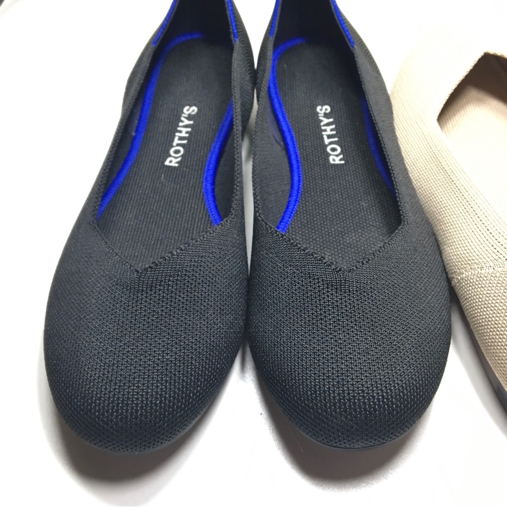 Bundle of 2 Rothy's Women's Black and Tan Flats. - Picture 4 of 9